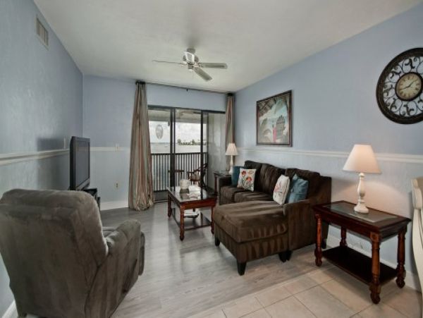 Brandenton Beach Vacation Condo Sleeps Six Guests