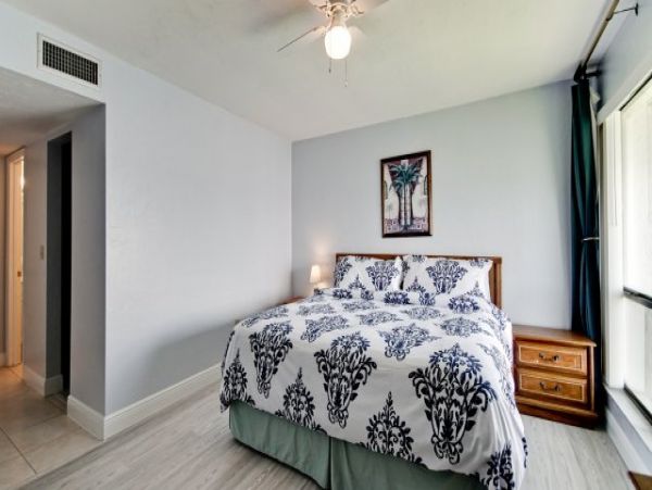 Brandenton Beach Vacation Condo Sleeps Six Guests