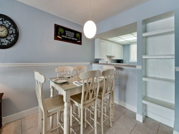 Brandenton Beach Vacation Condo Sleeps Six Guests