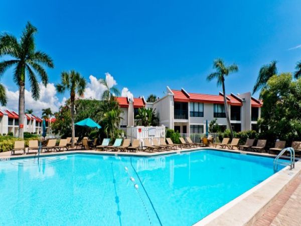 Brandenton Beach Vacation Condo Sleeps Six Guests