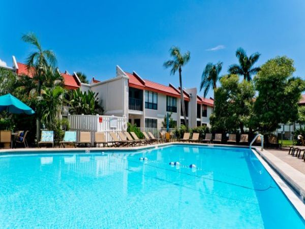Brandenton Beach Vacation Condo Sleeps Six Guests