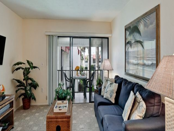 Brandenton Beach Vacation Condo Sleeps Six Guests.