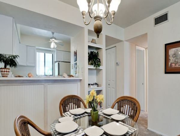 Brandenton Beach Vacation Condo Sleeps Six Guests.