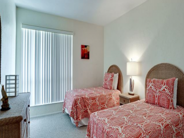Brandenton Beach Vacation Condo Sleeps Six Guests.
