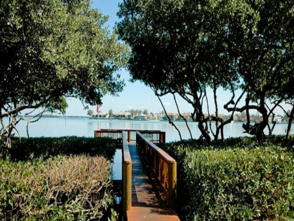 Brandenton Beach Vacation Condo Sleeps Six Guests.