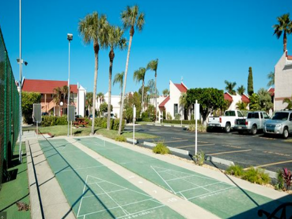 Brandenton Beach Vacation Condo Sleeps Six Guests.