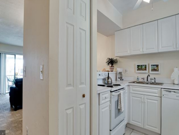 Brandenton Beach Vacation Condo Sleeps Six Guests.