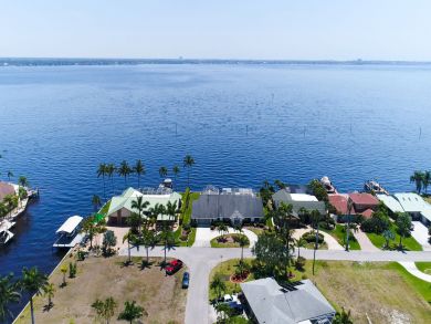 Cape Coral Home 921102 Cape Coral Home 921102