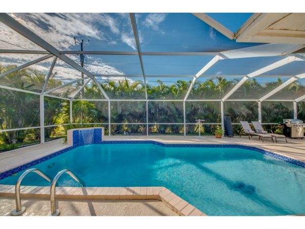 Cape Coral Three Bedroom Charm