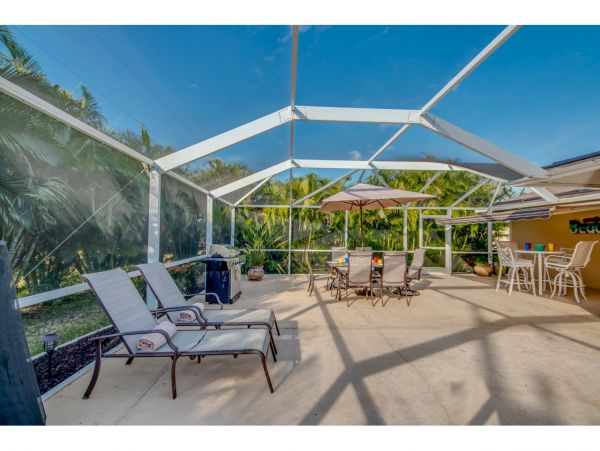 Cape Coral Three Bedroom Charm
