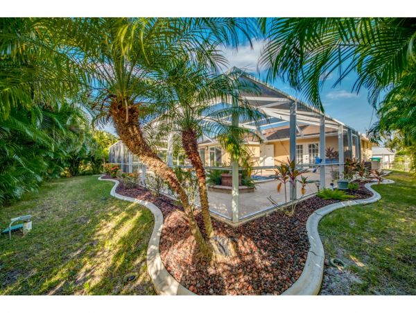 Cape Coral Three Bedroom Charm
