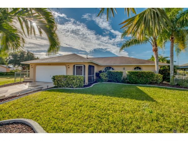 Cape Coral Three Bedroom Charm