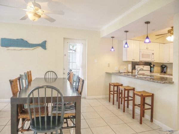 Short Walk to Beach Fort Myers Vacation Home Private Pool
