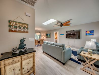 Cape Coral 4 Bedroom Vacation Home with Hot Tub - Sleeps 6