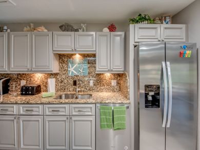 Cape Coral 4 Bedroom Vacation Home with Hot Tub - Sleeps 6