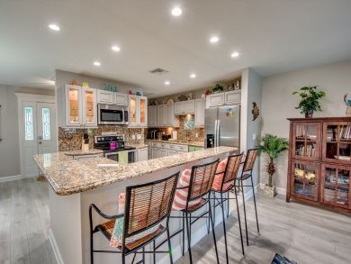 Cape Coral 4 Bedroom Vacation Home with Hot Tub - Sleeps 6