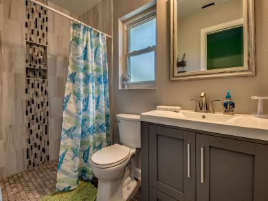 Cape Coral 4 Bedroom Vacation Home with Hot Tub - Sleeps 6