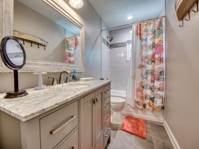 Cape Coral 4 Bedroom Vacation Home with Hot Tub - Sleeps 6