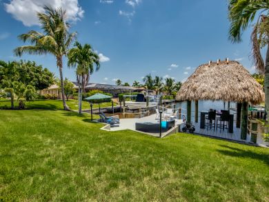Cape Coral 4 Bedroom Vacation Home with Hot Tub - Sleeps 6