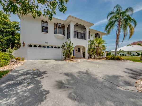 Cape Coral Vacation Home Five Bedroom Canal Views