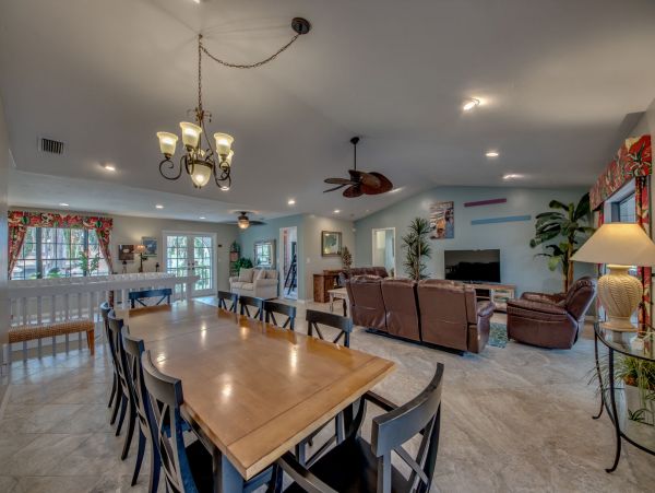 Cape Coral Vacation Home Five Bedroom Canal Views