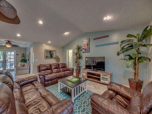 Cape Coral Vacation Home Five Bedroom Canal Views