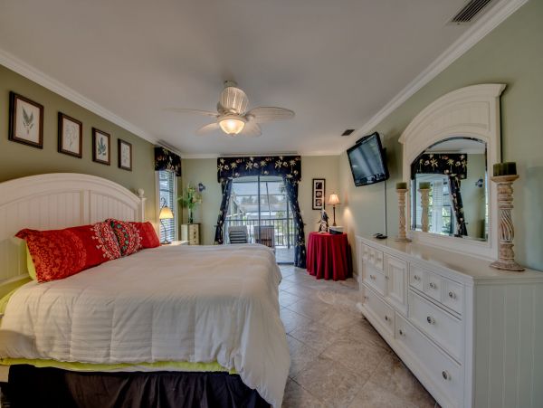 Cape Coral Vacation Home Five Bedroom Canal Views