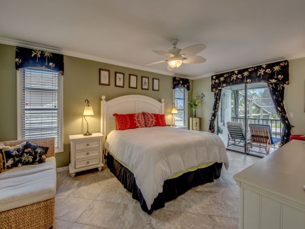 Cape Coral Vacation Home Five Bedroom Canal Views