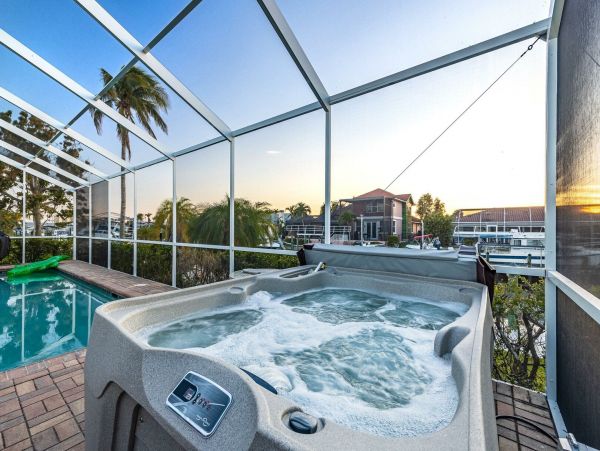 Cape Coral Luxury Vacation Pool Home Sleeps 14
