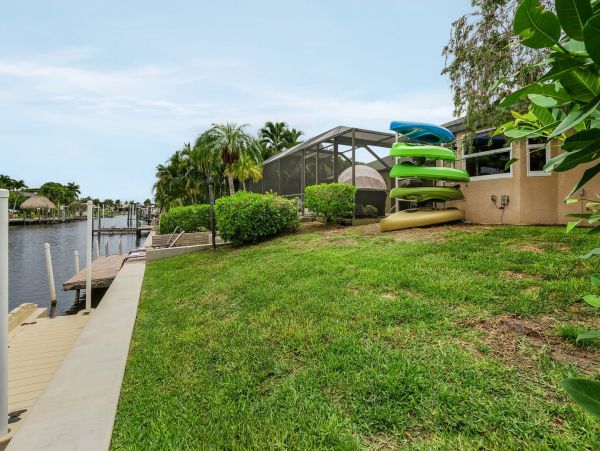 Cape Coral Spacious Luxury Home With Gulf Access - 8 Guests