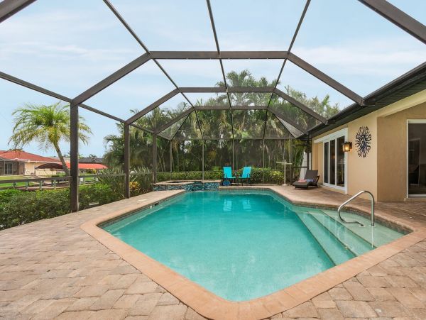 Cape Coral Spacious Luxury Home With Gulf Access - 8 Guests