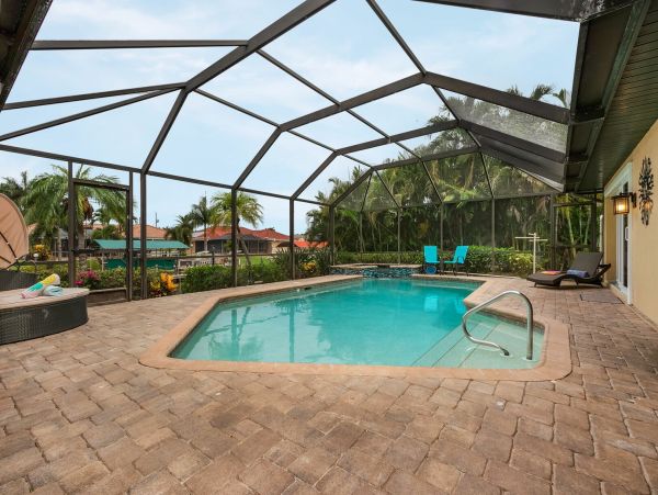 Cape Coral Spacious Luxury Home With Gulf Access - 8 Guests