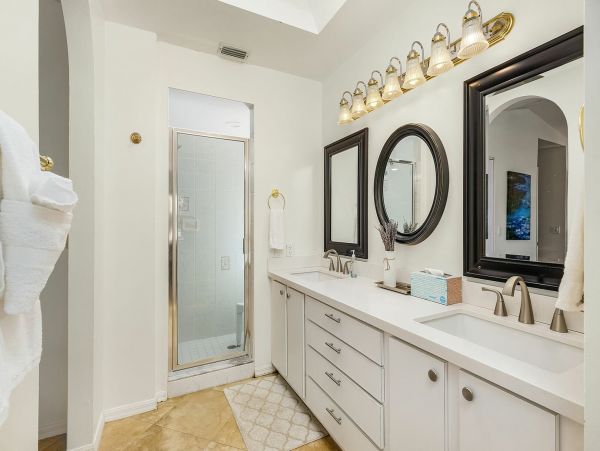 Cape Coral Spacious Luxury Home With Gulf Access - 8 Guests