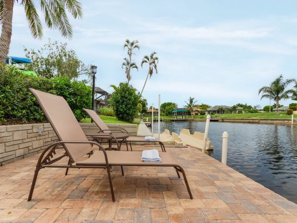 Cape Coral Spacious Luxury Home With Gulf Access - 8 Guests