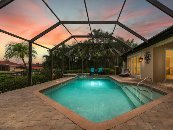 Cape Coral Spacious Luxury Home With Gulf Access - 8 Guests