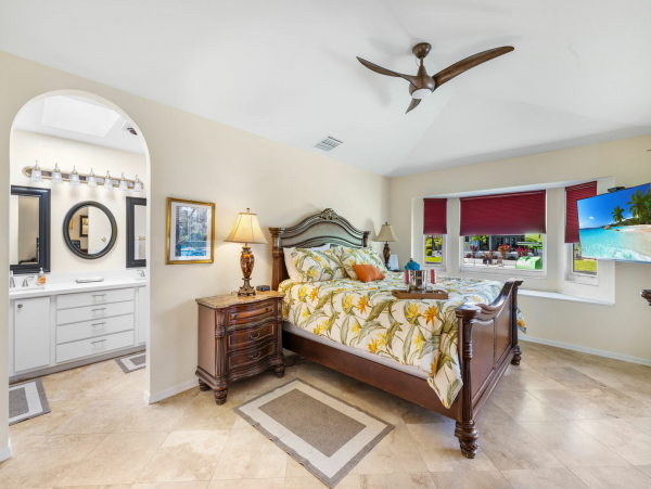 Cape Coral Spacious Luxury Home With Gulf Access - 8 Guests