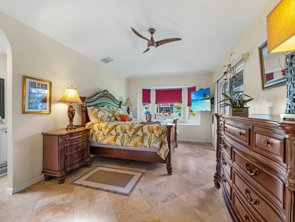 Cape Coral Spacious Luxury Home With Gulf Access - 8 Guests