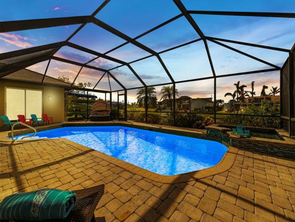 Cape Coral Spacious Luxury Home With Gulf Access - 8 Guests