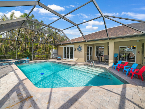 Cape Coral Spacious Luxury Home With Gulf Access - 8 Guests