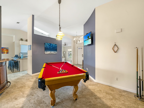 Cape Coral Spacious Luxury Home With Gulf Access - 8 Guests