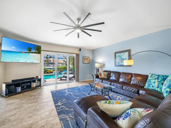 Cape Coral Spacious Luxury Home With Gulf Access - 8 Guests