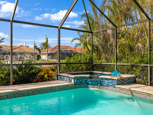 Cape Coral Spacious Luxury Home With Gulf Access - 8 Guests