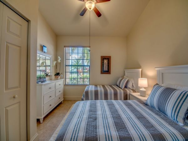Cape Coral Vacation Home Five Bedrooms & Private Caged Pool