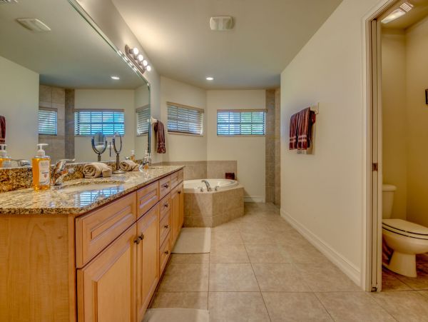 Cape Coral Vacation Home Five Bedrooms & Private Caged Pool
