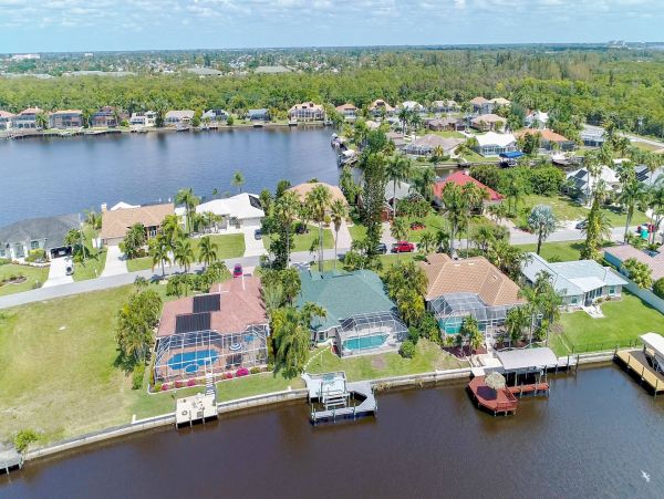 Canal Views Cape Coral Luxury Vacation Pool Home Sleeps 8