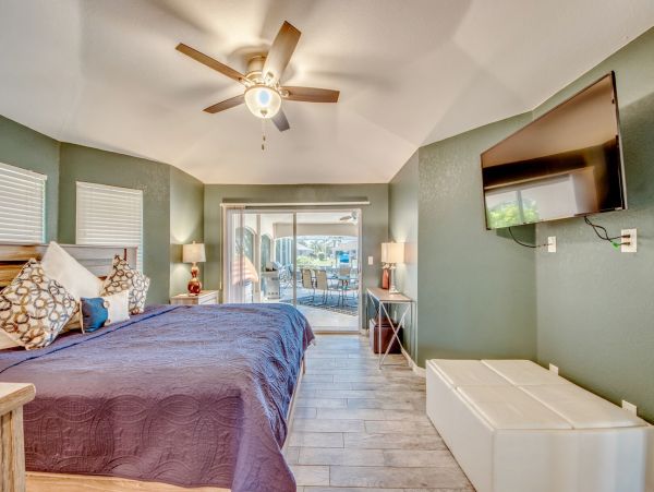 Canal Views Cape Coral Luxury Vacation Pool Home Sleeps 8