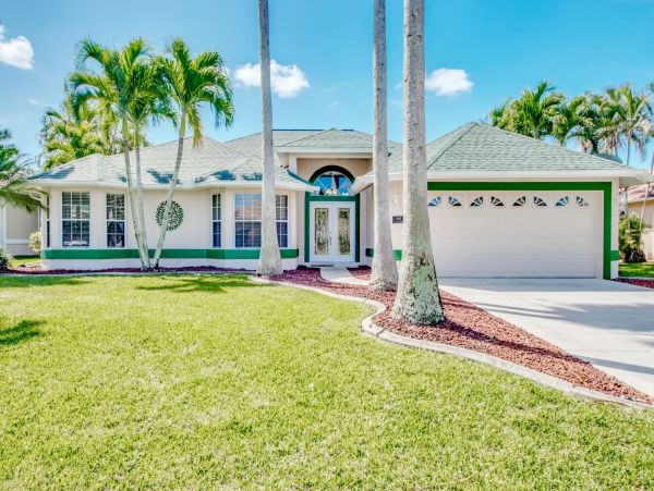 Canal Views Cape Coral Luxury Vacation Pool Home Sleeps 8