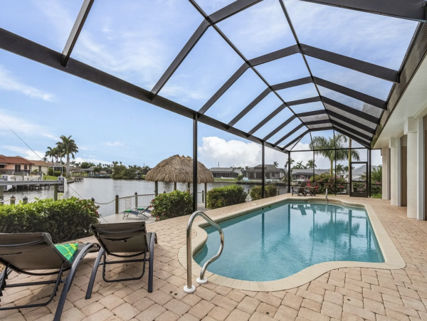 NEW ARRIVAL Luxury Cape Coral Waterside Vacation Home