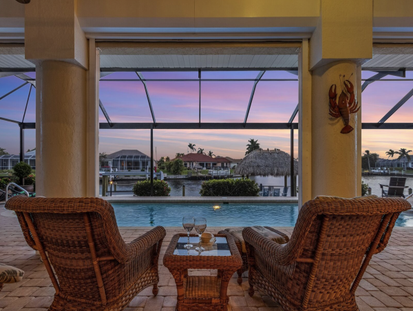 NEW ARRIVAL Luxury Cape Coral Waterside Vacation Home