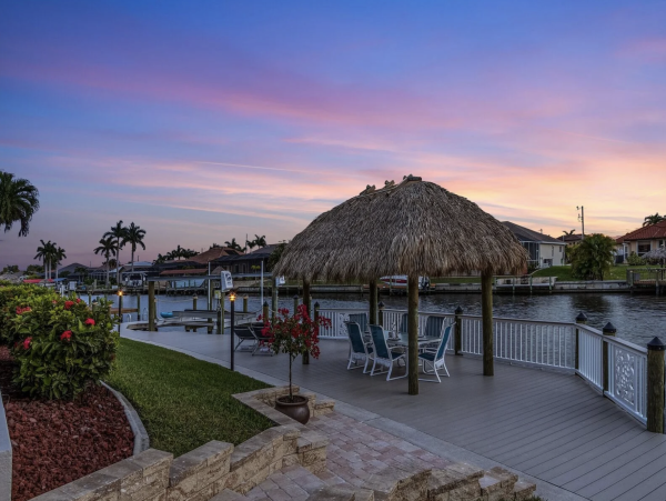 NEW ARRIVAL Luxury Cape Coral Waterside Vacation Home